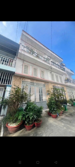 Bán nhà shr thạnh lộc 47 quận 12 
dt 5x10,5m thiết kế 1 trệt 2 lầu 4pn 3wc