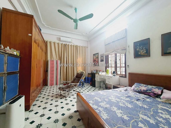 Bán nhà xuân đỉnh 30 mét 5 tầng 9,7 tỷ