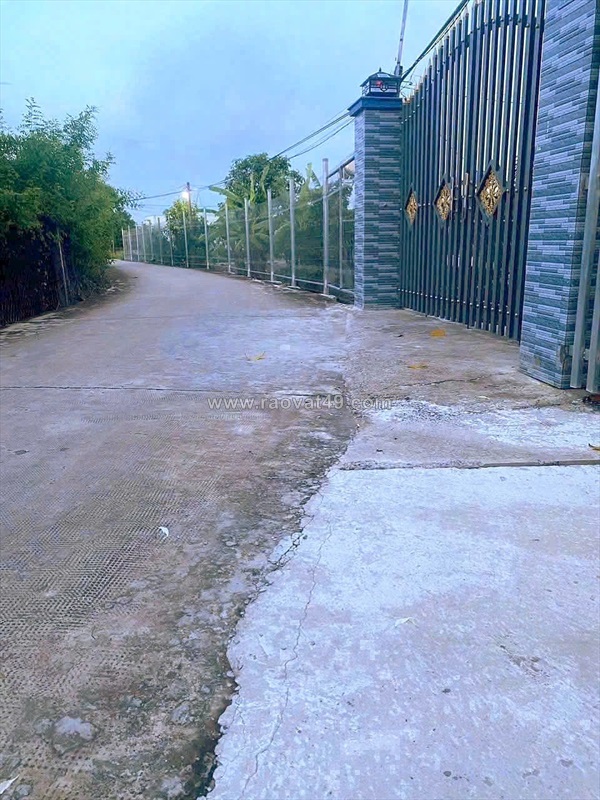 Cần bán 142m2 đất thổ cư hẻm thông xe hơi