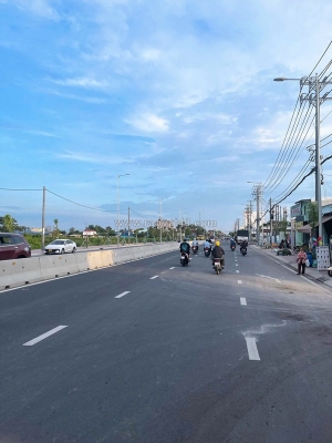 Cần bán 4430m2 đất thổ cư mt đường nguyễn cửu phú