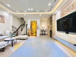 Cần bán nhà mặt ngõ lạc long quân đường rộng 2 oto tránh, dt 46m2 , 5tang