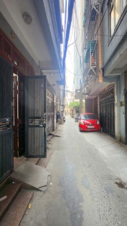 Cc cần cho thuê nhà ngõ nguyễn khang, 30m2 x 4 tầng, 3 ngủ, 12 triệu