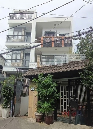 Chdv 3 tầng 14 phòng 135m2 có 8 tỏi x quang trung gò vấp hồ chí minh.