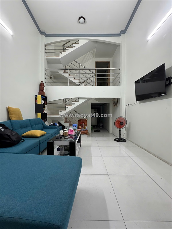 Chỉ 5.78tỷ! có nhà liên tỉnh 5, hẻm 8m, 3 tầng, 39m2,sh riêng