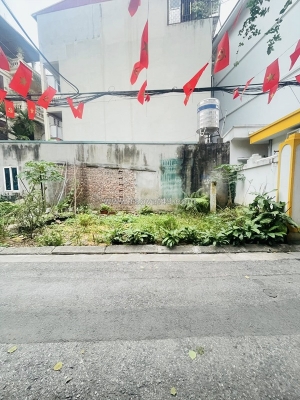 Chỉ 6.x tỷ - đất hiếm phố nguyễn văn cừ 30m2, mt6m, 7 chỗ vào đất, đầu tư là