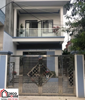 Chiều cao lan can ban công kính tay vịn inox trụ lửng theo khuyến nghị