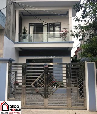 Chiều cao lan can ban công kính tay vịn inox trụ lửng theo khuyến nghị