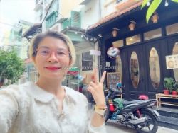 Chính chủ bán đất tặng nhà 2 tầng - xe hơi ngủ trong nhà đ.nguyễn trãi, quận 1