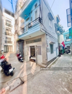 Chính chủ bán nhà 2 tầng ở đường  dương quảng hàm, hẻm thông, 3 phòng ngủ giá