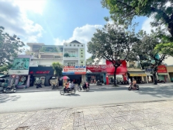 Chính chủ chưa qua đầu tư - bán nhà mặt tiền kd đ. lý chính thăng, quận 3 - vị