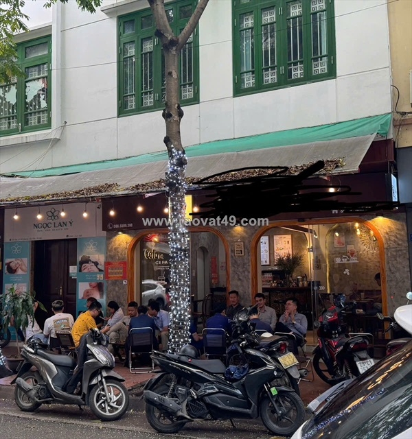 ~/Img/2026/1/chinh-chu-sang-nhuong-gap-quan-cafe-pho-do-quang-cau-giay-ha-noi-01.jpg