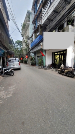 Cho thuê mbkd ngõ ô tô láng hạ, 30m², 1 tầng spa, nail, hàng ăn nhanh sạch,