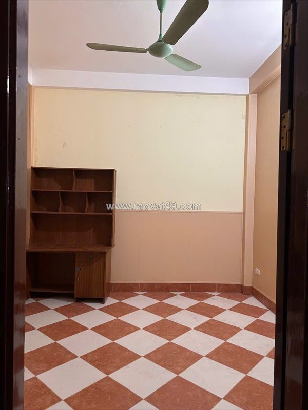 Cho thuê nhà nguyên căn 5 tầng ngõ 1 phố đông quan, tập thể trung ương đoàn.