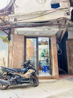 Cho thuê nhà nguyên căn ngõ tô hoàng 16m² x 5 tầng 7 triệu/tháng