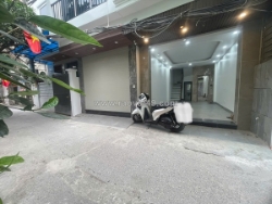 Cho thuê nhà riêng số  ngõ 406 phố âu cơ – có thang máy – ô tô vào nhà