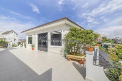 Cho thuê villa sân vườn 4 nhà riêng biệt 7 phòng đường lý nam đế, phường 8, đà