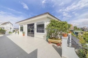 Cho thuê villa sân vườn 4 nhà riêng biệt 7 phòng đường lý nam đế, phường 8, đà