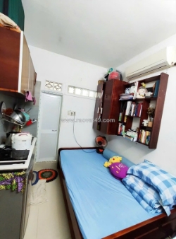 Chủ cần tiền bán gấp nhà sát quận 1 gần 30m2 6 phòng đang cho thuê 20 triệu