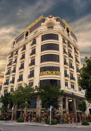 Chuyển nhượng lô đất đường nguyễn cơ thạch - khu phố biển sơn thuỷ. lh