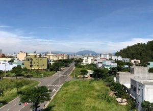 Chuyển nhượng tòa nhà đẹp 6 tầng đường lê văn lương, khu đầu tuyến sơn trà