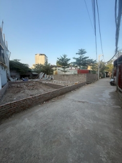 Của hiếm thạch bàn  2 lô đất giá đầu tư  oto 7 chỗ chạy vèo vèo  tiềm năng rõ