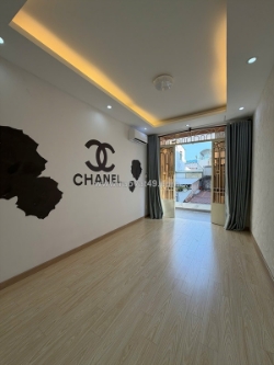 Cực hiếm! nhà mới 3 tầng cao đạt q5 - hẻm 4m thông - chỉ hơn 5 tỷ xách vali vào