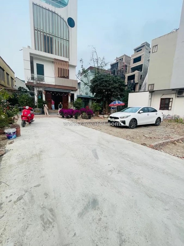 ~/Img/2026/1/dat-pho-hong-tien-moi-50m2-mat-tien-51m-xe-tai-vao-nha-gan-pho-12-ty-02.jpg