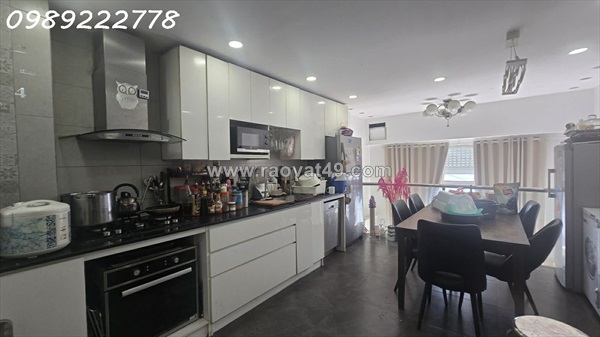Đề thám - p. cầu ông lãnh- đẹp 4 tầng -  2pn lớn 4wc - trang bị đầy đủ hệ thống