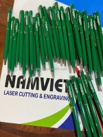 Gia công khắc laser lên bút tại tân bình