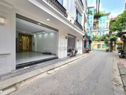 Giá tốt, bán nhà lạc long quân, ô tô vào nhà, 5 tầng mặt tiền rộng, nhà đẹp ở