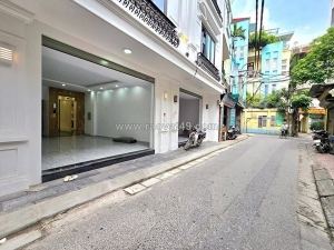 Giá tốt, bán nhà lạc long quân, ô tô vào nhà, 5 tầng mặt tiền rộng, nhà đẹp ở