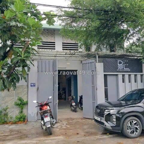 Giá tốt: cho thuê kho xưởng hóc môn dt: 330m2, mặt tiền 12m, sẵn vp làm việc-
