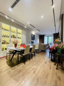 Giá tốt khu vực, bán nhà quần ngựa văn cao, ô tô tránh, 80m, 5 tầng