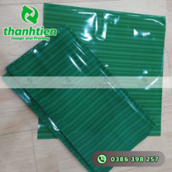 Lá chuối nhựa – giải pháp thay thế khi khan hiếm lá chuối tươi