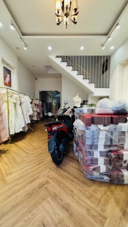 Mặt tiền - phan đăng lưu - chính chủ - bán 13.6 tỷ - tl - hxh tránh - kinh