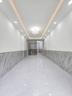 Mặt tiền tạ quang bửu lửng 2lầu p2q8 (p.chánh hưng)