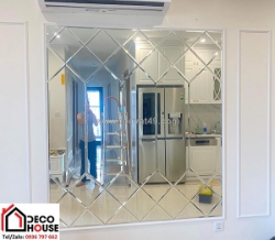 Mẫu trần gương màu trà cho phòng ngủ: ấm áp, không chói mắt