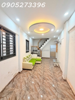 Ngay cmt8 - phạm văn hai, 33m2 2 tầng 2pn lô góc cực thoáng, nở hậu hoàn công