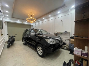 Ngọc thuỵ nhà dân xây  dt 90m - mt 4,5m xây 5 tầng thang máy  giá hạ kịch sàn