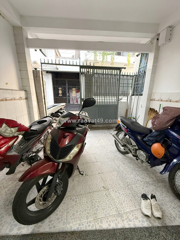 Nhà 2 tầng nở hậu hẻm thông 3,5m hoài thanh p bình đông giá 6,9 tỷ