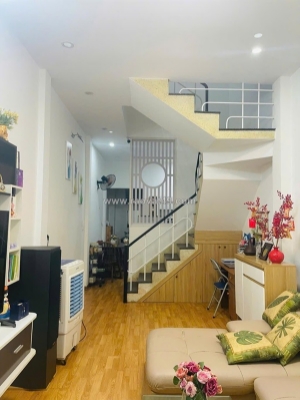 Nhà 3 tầng - kiệt trưng nữ vương - bình hiên - hải châu - giá 3 tỷ xxx