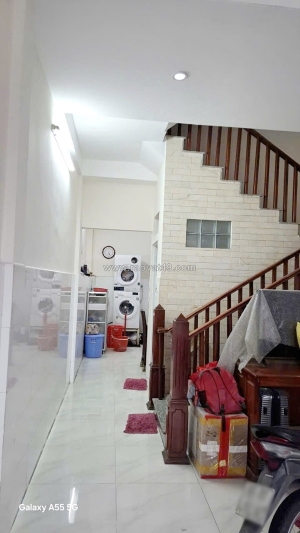 Nhà 5 tầng mặt tiền đường phạm hùng p5q8 . giá: 10.5 tỷ