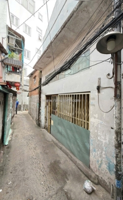 Nhà cấp 4 trệt, lầu, nở hậu hẻm làng ốc dương bá trạc p1q8. giá 3,58 tỷ bớt lộc