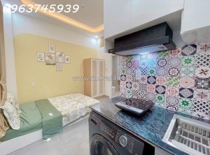 Nhà có thang máy, diện tích 51m2, ngang 5.7m x 9m, 4 tầng, giá 7.5 tỷ, đường 22