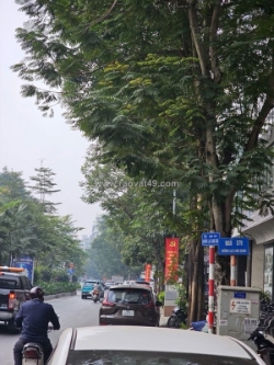 Nhà đẹp- full nội thất - về ở ngay đón tết - gần hồ tây  - tầm tiền quá