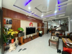 Nhà đẹp- giá tốt chính chủ cần bán nhanh nhà lô góc tại phố trung hành, quận