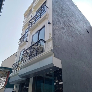 Nhà đẹp học viên tài chính - dt46m2 - 5 tầng - giá 8.8tỷ - ngõ ô tô thông -