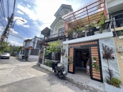 Nhà mới đón tết - 2 lầu - ô tô đậu cửa ngày đêm - lê văn việt
- f tăng nhơn