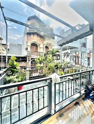 Nhà mt đường nguyễn bá tòng, phường 11 quận tân bình cũ.