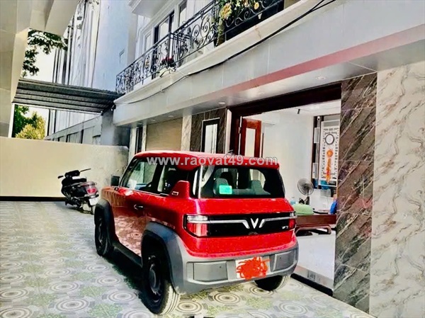 Phố tân thuỵ  dt 30m - mt 4,65m  hàng xóm vinhomes  oto vào nhà  chỉ 7,x tỷ
